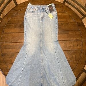 NWT Levi’s Premium Mermaid maxi skirt size 25